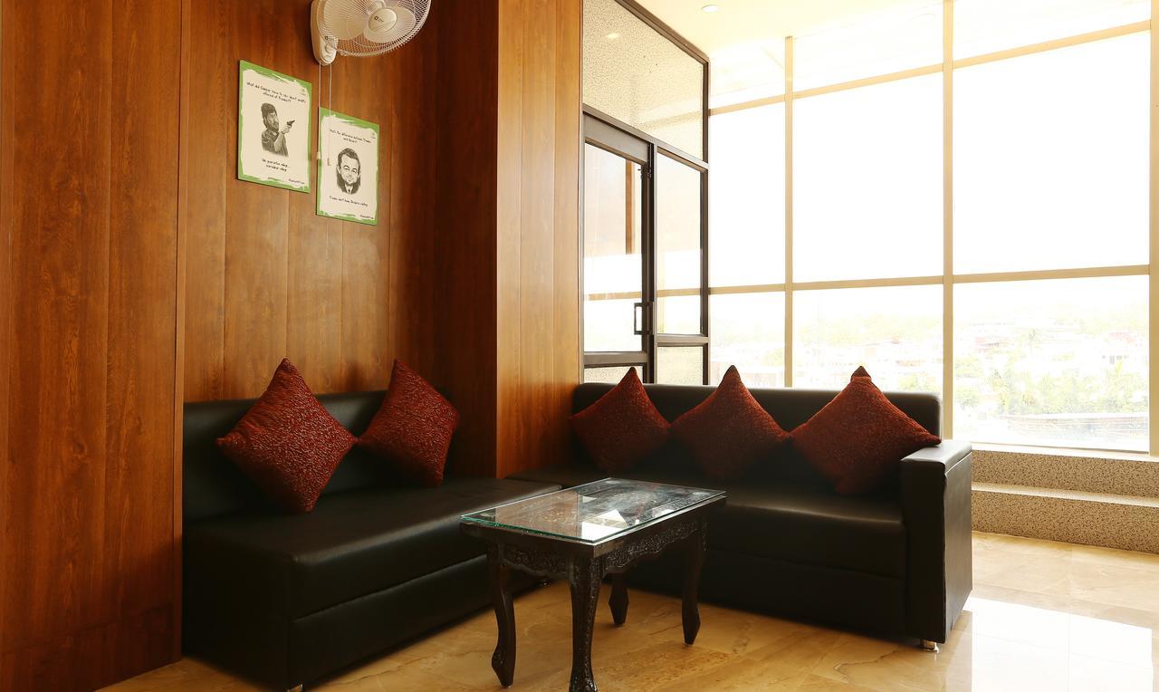 Treebo Blessing Bells Hotell Dehradun Eksteriør bilde