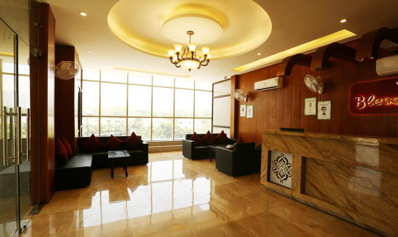 Treebo Blessing Bells Hotell Dehradun Eksteriør bilde