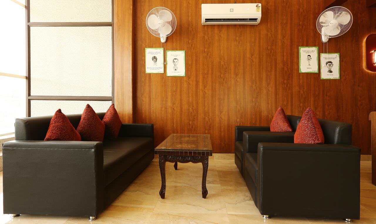 Treebo Blessing Bells Hotell Dehradun Eksteriør bilde
