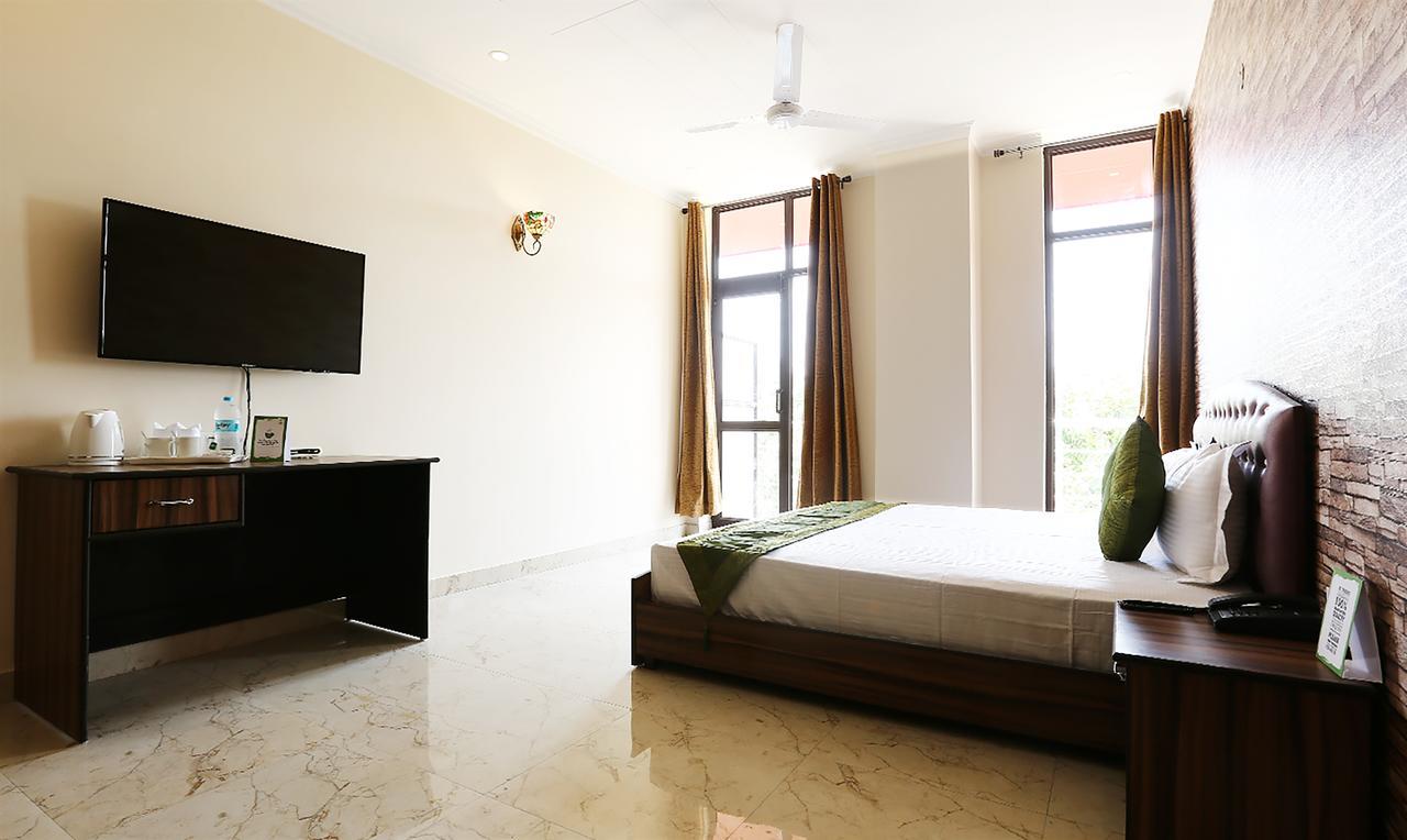 Treebo Blessing Bells Hotell Dehradun Eksteriør bilde