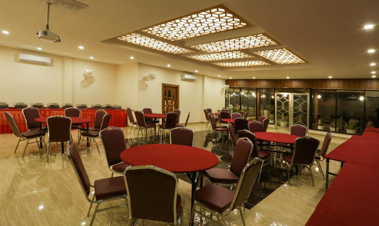 Treebo Blessing Bells Hotell Dehradun Eksteriør bilde
