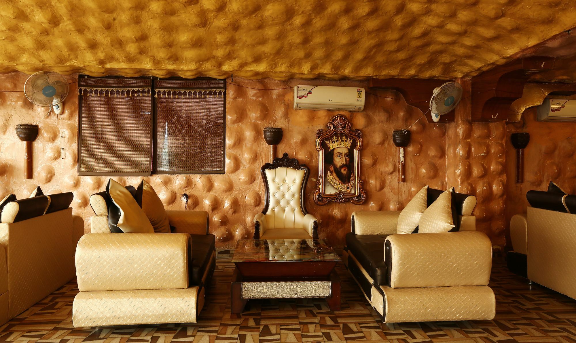 Treebo Blessing Bells Hotell Dehradun Eksteriør bilde